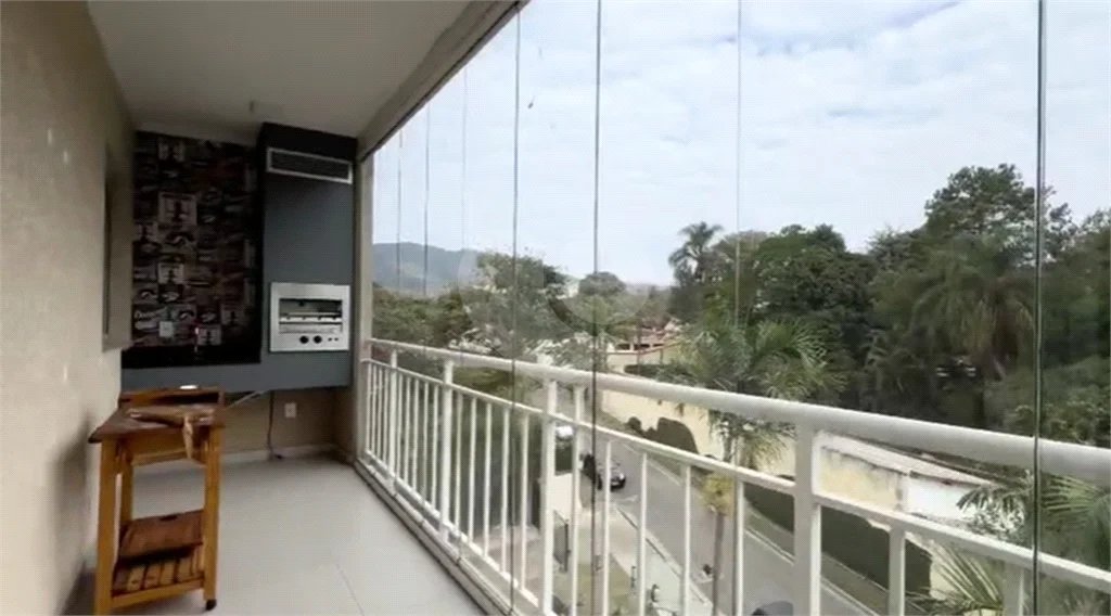 Cobertura Triplex com Mobilia parcial em Itapetinga Atibaia