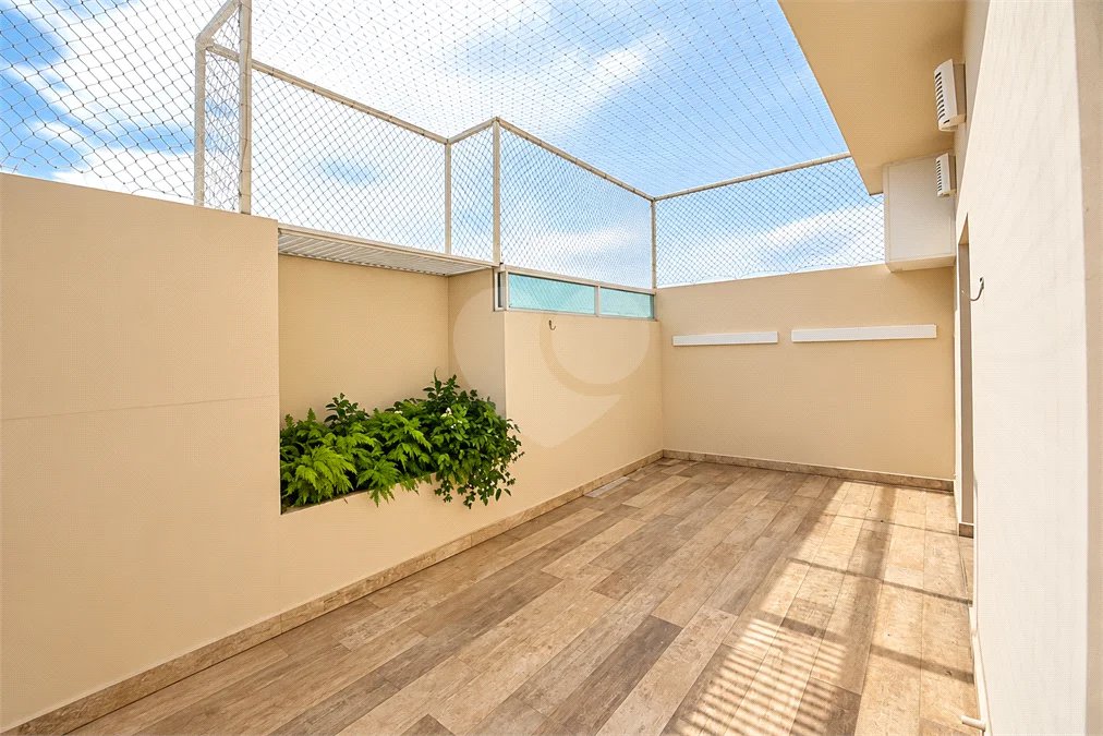 Cobertura de 260 m² em São Bernardo do Campo, com 4 dormitórios, 3 suítes, piscina privativa, espaço gourmet e vista livre. Viva esse privilégio! Agende sua visita e encante-se!