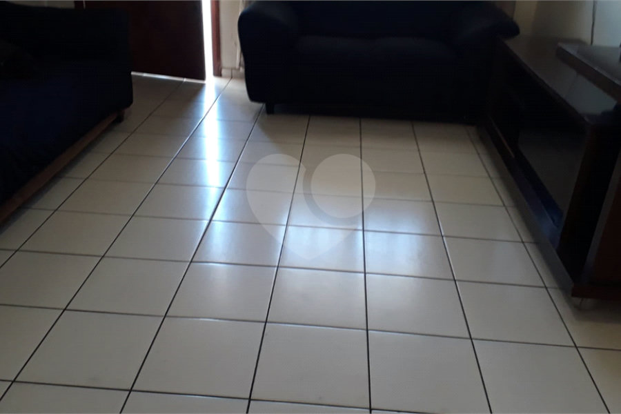 BELA CASA 274 M² C/ 3 QUARTOS 1 SALA 1 COZINHA 3 BANHEIROS 2 VAGAS Para Estacionamento coberta P/ VENDA NA V N Cachoeirinha