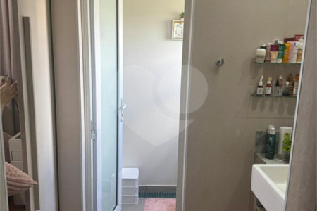 Sobrado belíssimo com piscina no Village Damha