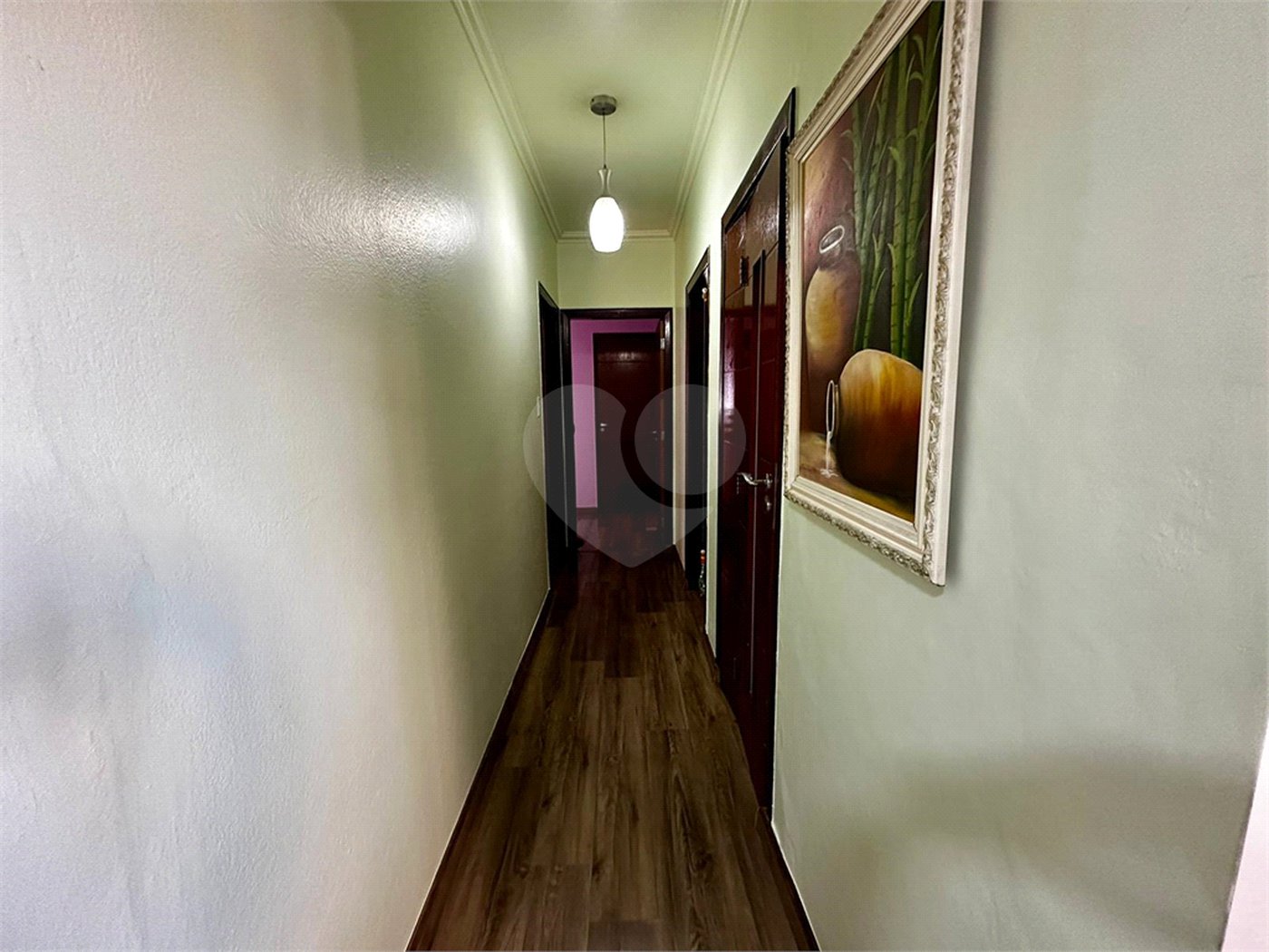 Casa com Piscina e Churrasqueira | 2 Suítes | Edícula | 3 Vagas | 275m²
