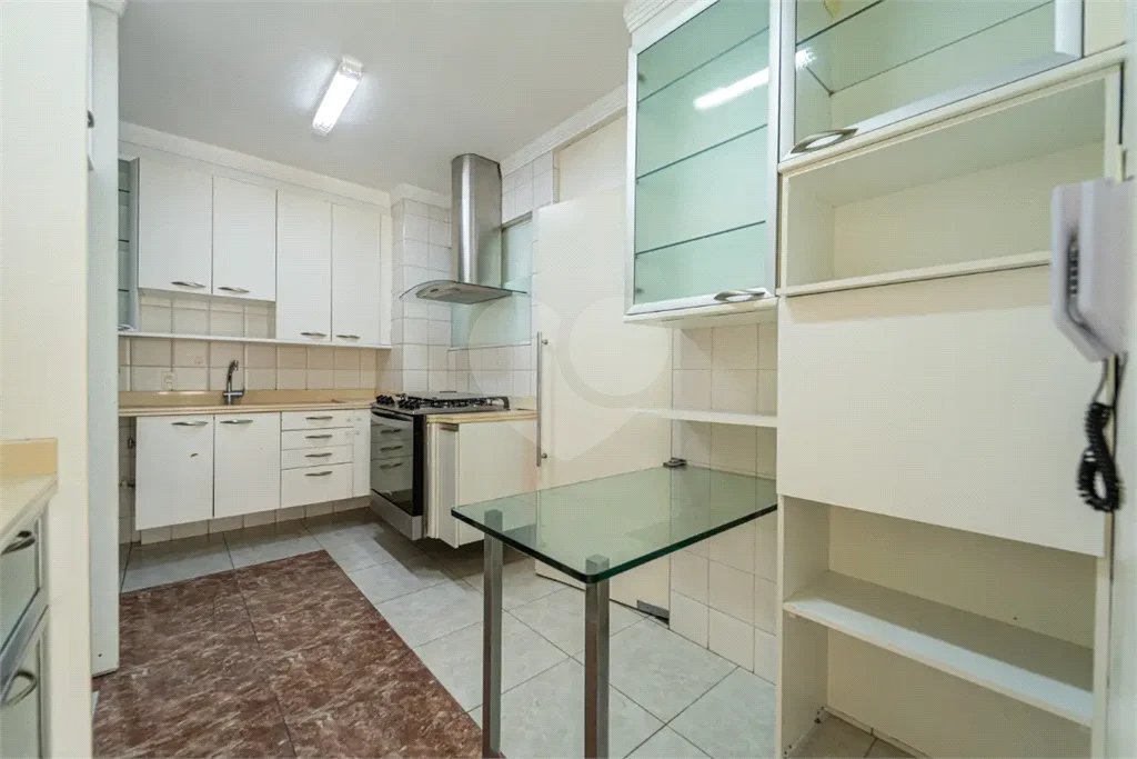Apartamento à venda em Moema