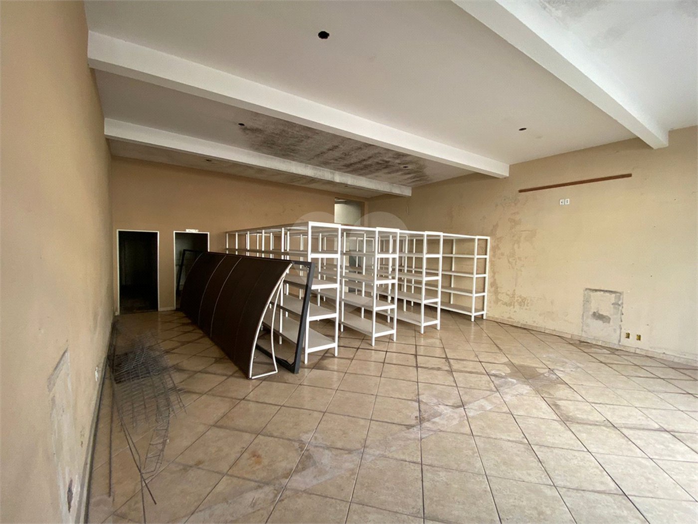 Galpão comercial na Avenida São Carlos- Vila Lutfalla