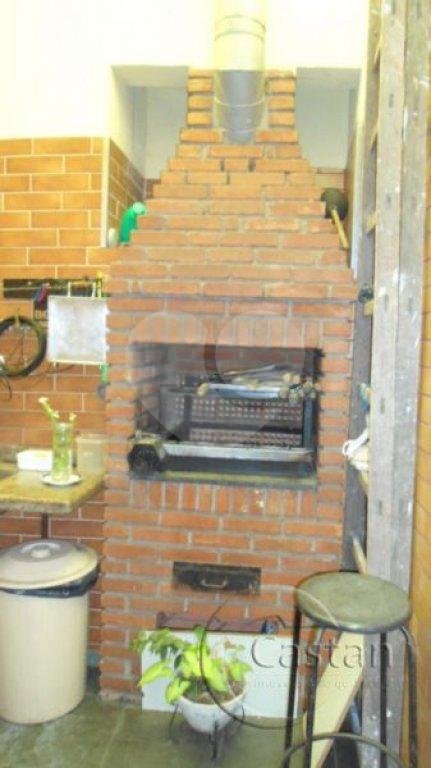 Casa térrea com salas comerciais em anexo à venda na região da Moóca