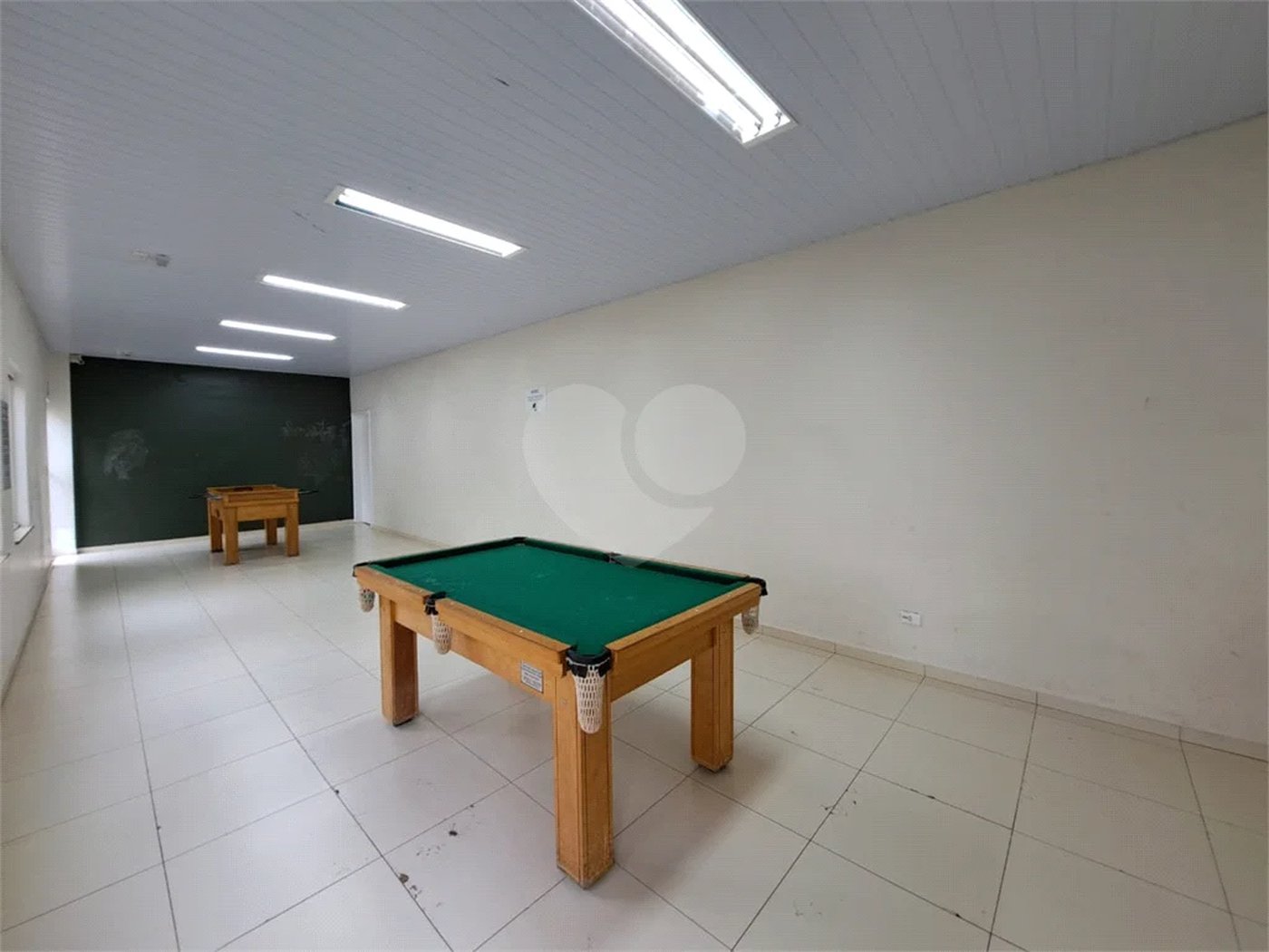 Apartamento com 02 quartos MOBILIADO com varanda e lazer !