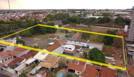 Terreno à venda em Jardim Bandeirantes, São Carlos, SP