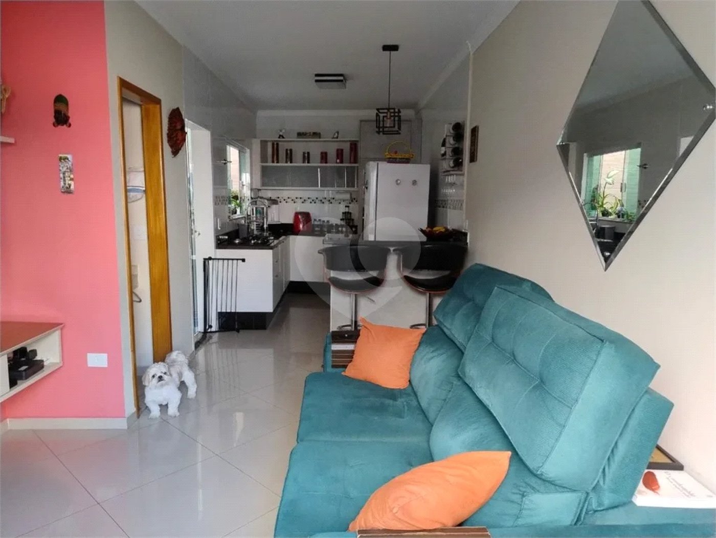 Vende-se Sobrado com 2 Suítes em Condomínio Fechado – Vila Ré