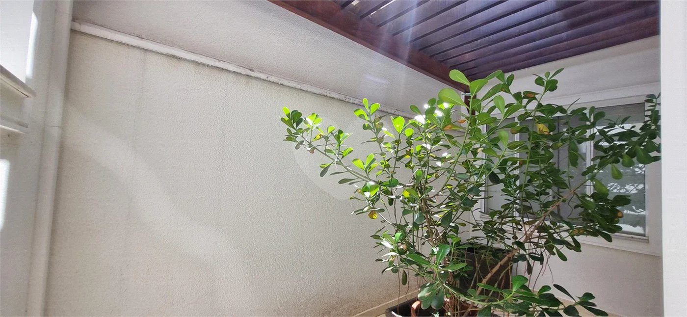 Lindo sobrado com 4 suites e piscina à venda, 365m², por R$ 2.450.000,00 no condomínio Villa Suiça, em Indaiatuba/SP.