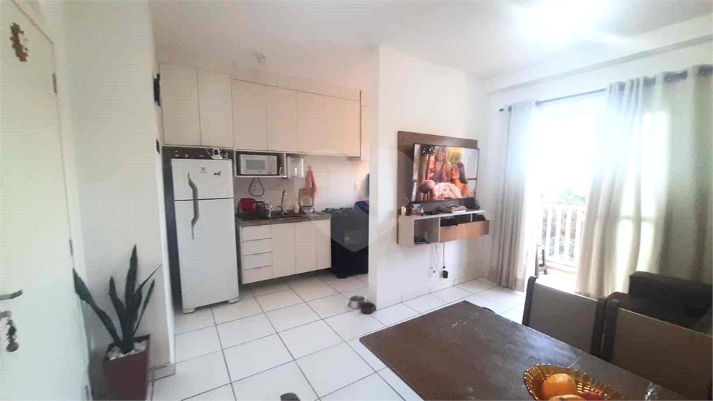 Apartamento à venda no condomínio Parque das Acácias.