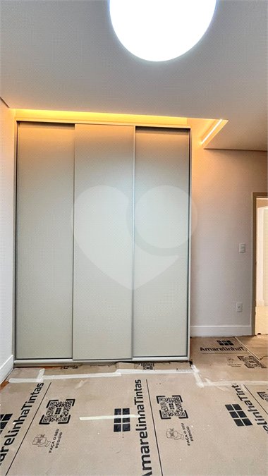 Apartamento com 69 metros todo reformado ao lado da Alameda Lucas em Atibaia.