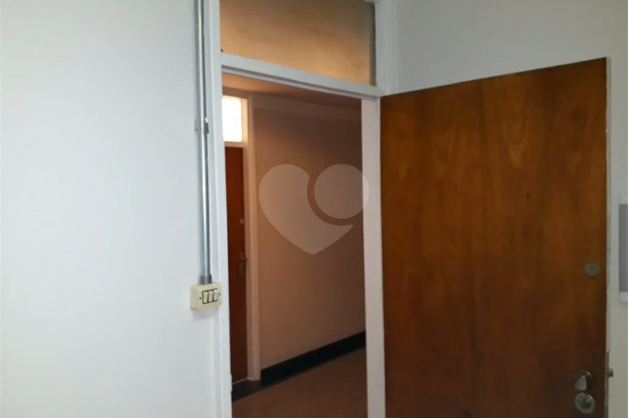 Conjunto Comercial na Av. Paulista, Anexo ao Metrô Brigadeiros