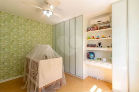 Sobrado à venda no Jardim Bom Clima, com 300 m² com 3 dormitórios piscina e churrasqueira