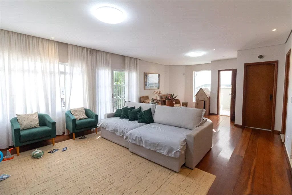 Sobrado à venda com 4 quartos, sendo 2 suítes,  em Butantã, São Paulo, SP