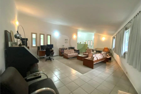 Casa térrea com 3 quartos para alugar no Jardim dos Estados, São Paulo - SP