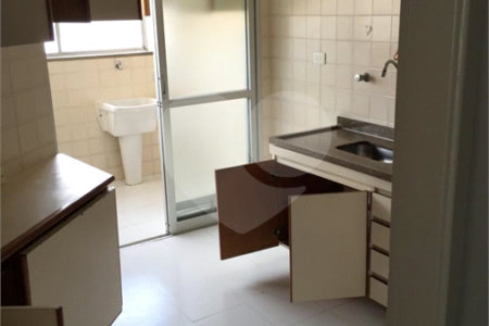 Apartamento com 68m², 2 dormitórios, sendo 1 suíte, 1 vaga, à venda na Vila Matilde.