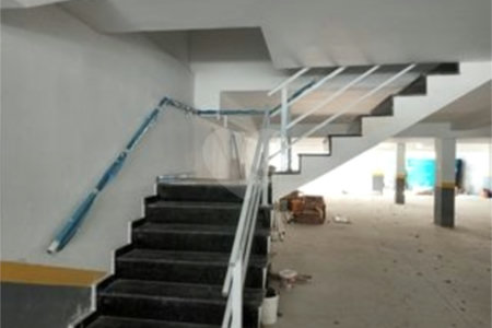 Apartamento com 140m² , 3 dormitórios , sendo 1 suíte , 2 vagas , á venda na Vila Pires , em Santo André.