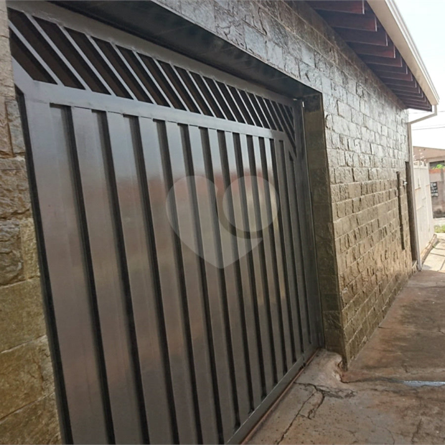 Casa térrea em Araraquara/SP, na Vila Xavier.
