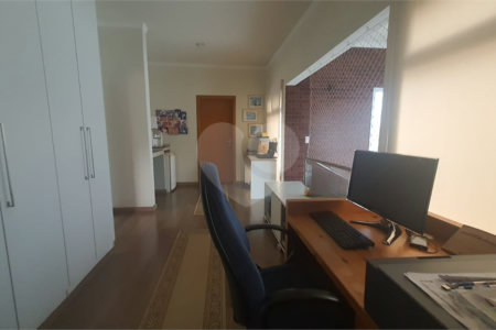 Casa no condomínio Damha II á venda!