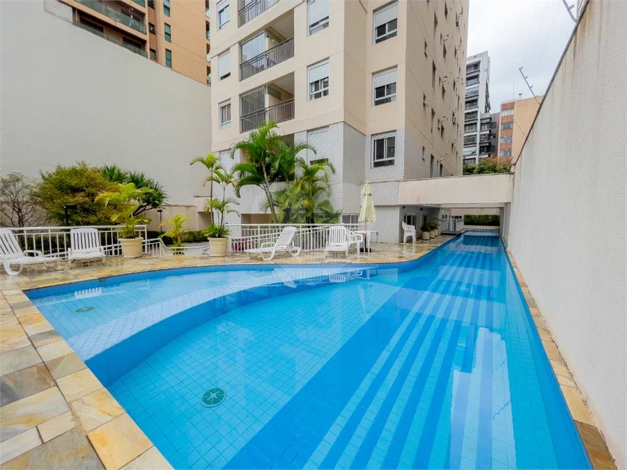 **Apartamento reformado em Higienópolis | 75 m² | 2 dormitórios | 2 banheiros | 1 vaga**