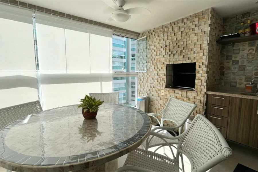 Apartamento à venda com 3 quartos, sendo 2 suítes,  em Riviera de São Lourenço, Bertioga, SP