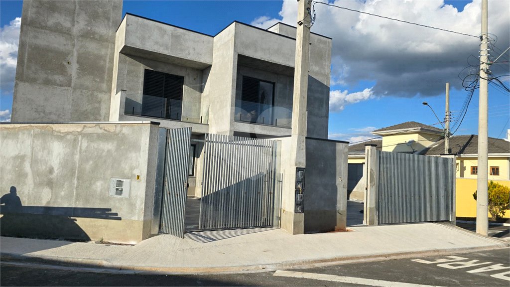 Lindo Sobrado Moderno duas Suítes Á/ C de 80m² Terreno de 150m² no Jd Jaraguá em Atibaia - SP
