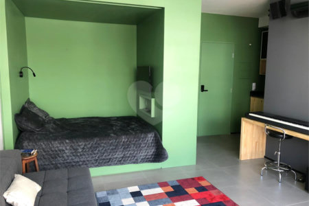 Vendo apartamento todo reformado em prédio novo por arquiteta internacional, porteira fechada e rend