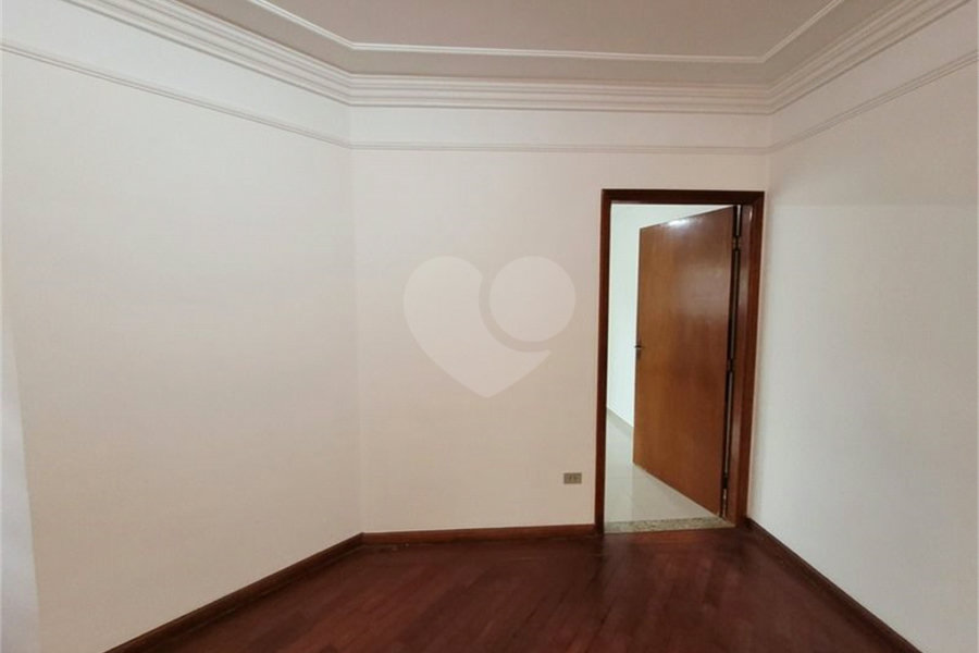 Casa térrea assobradada