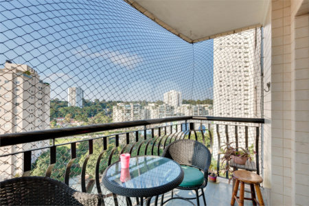 Apartamento Alto da Boa Vista em Condominio Clube
