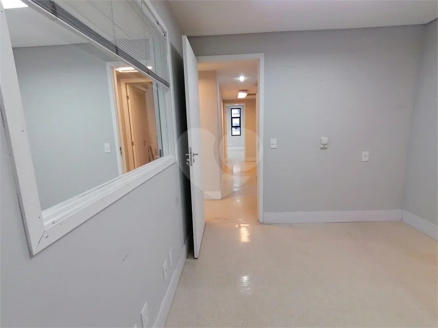 SALA COMERCIAL, 106m2, NO PARAISO