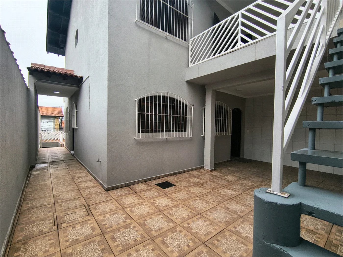 Sobrado à venda com 3 quartos, sendo 1 suíte,  em Jardim D'abril, Osasco, SP