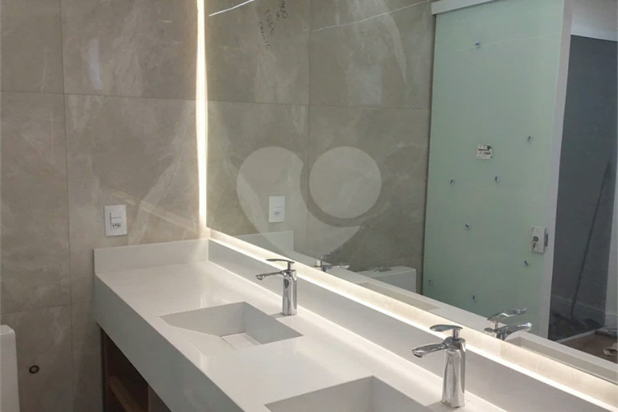 Sobrado recém-construído com 3 dormitórios em condomínio fechado em Piracicaba-SP.