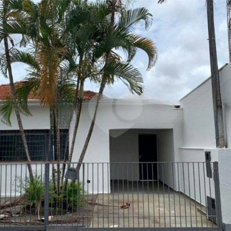 Casa térrea no Centro de Araraquara/SP, com 3 dormitórios, sendo 1 suíte