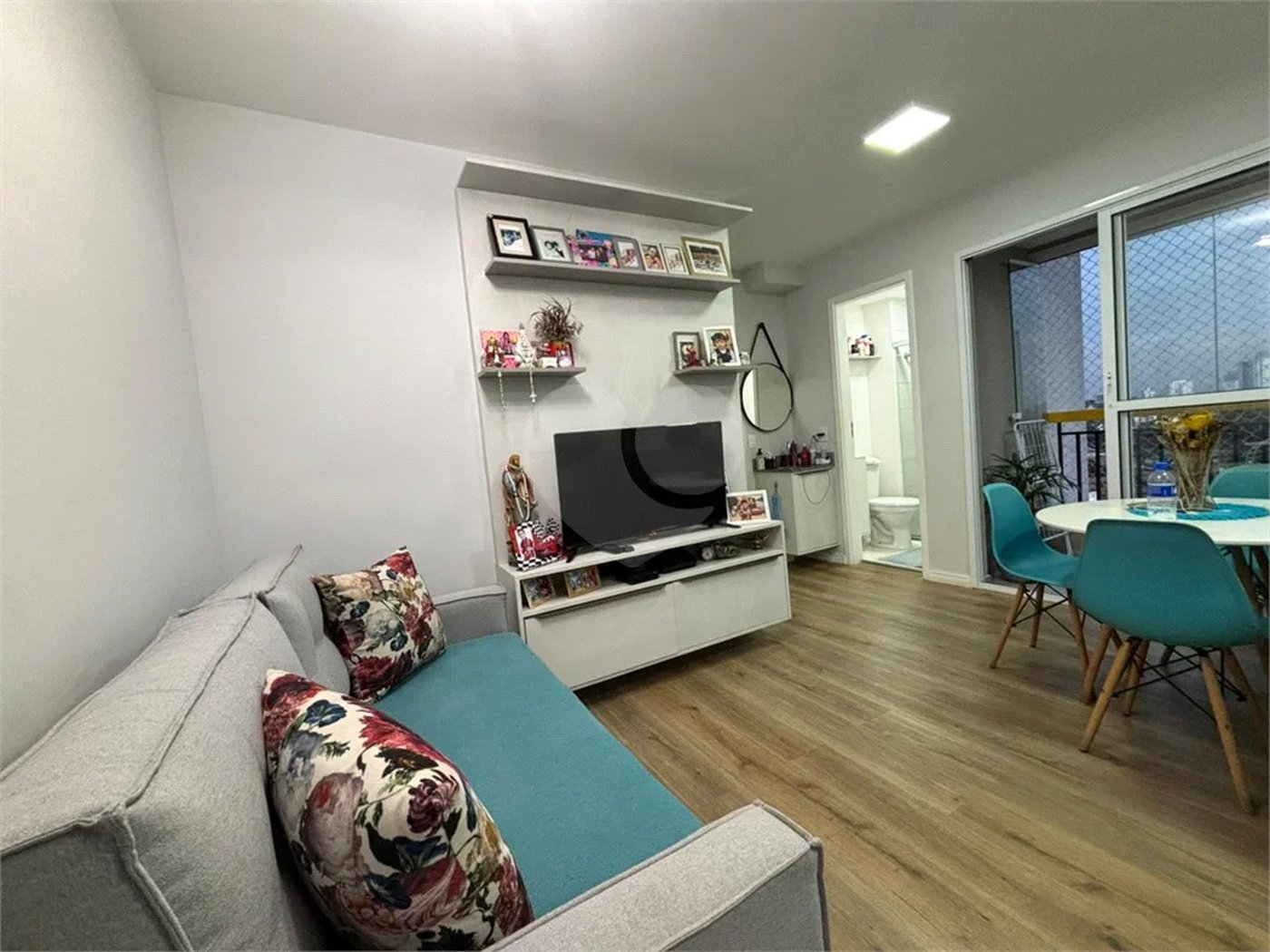 Apartamento para venda e locação com 2 quartos e 1 vaga na Vila Rosália