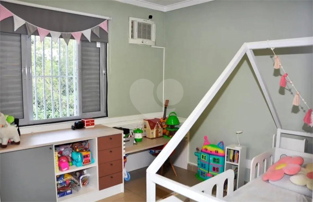 Casa à venda com 4 quartos em Vila Fiat Lux, São Paulo