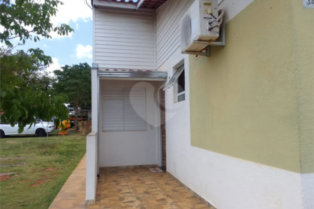Linda casa no Condomínio Moradas 3
