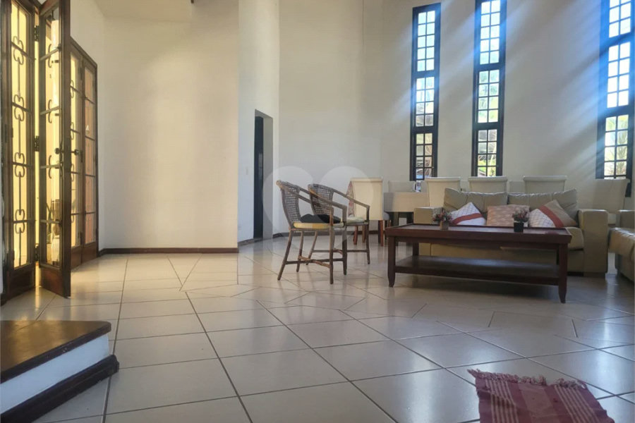 Casa à venda com 7 quartos, sendo 5 suítes, em Guaratuba, Bertioga, SP