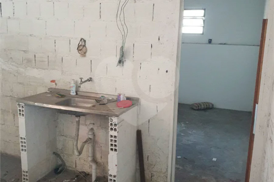 Galpão para locação ou venda com 435 m2 na Vila Santa Catarina