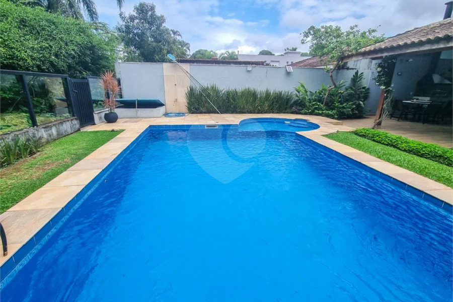 Casa à venda com 6 quartos, sendo 4 suítes,  em Riviera de São Lourenço, Bertioga, SP