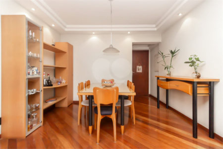 Apartamento - Mooca - 3 Quartos / 1 Suíte - 2 Vagas - Venda / Compra