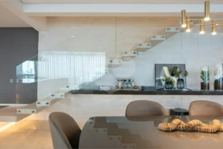 Deslumbrante apartamento duplex pronto para mudar no Itaim Bibi com 242M2, 2 suítes, 3 vagas