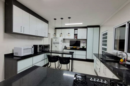 Casa de Alto Padrão à Venda e Locação - Condomínio Vila Verde