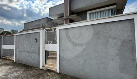 Casa à venda com 3 quartos, sendo 1 suíte,  em Residencial São Bernardo, Poços de Caldas, MG