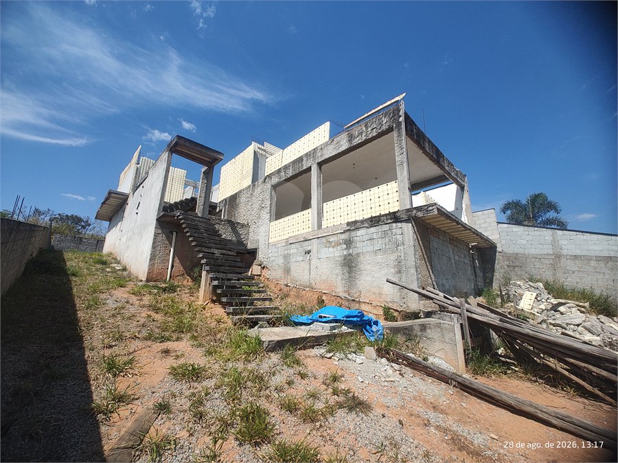 Terreno 810 metros à venda em Atibaia com projeto aprovado exclusivo de alto padrão com construção inacabada