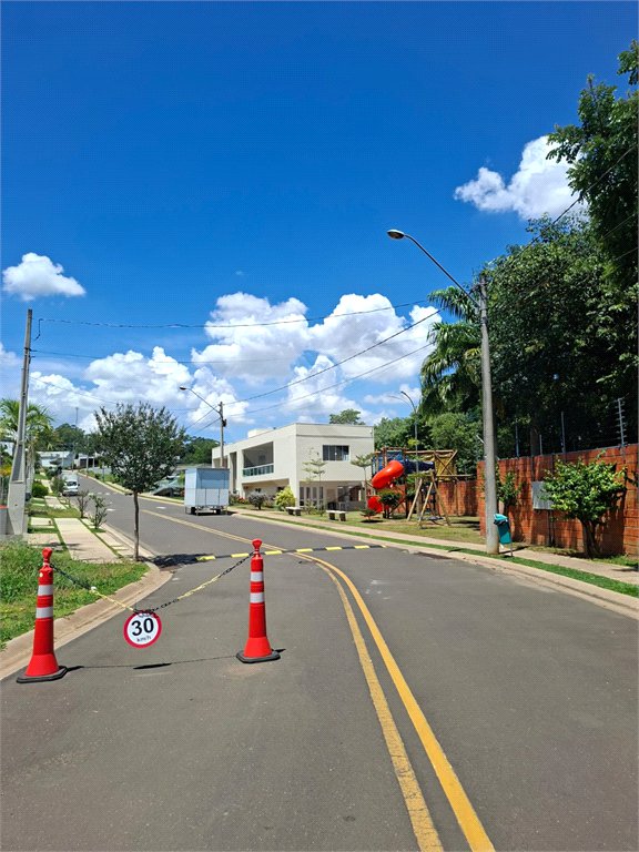 Indaiatuba - Condominio Viena - Terreno com 250 ms - sendo 10 ms de frente por 25,00 ms de fundos - área de lazer completa com academia, churrasqueira, piscina para adultos e crianças, playground e salão de festas.Segurança 24 horas -. Venha conhecer essa incrível oportunidade! R$ 420.000,00