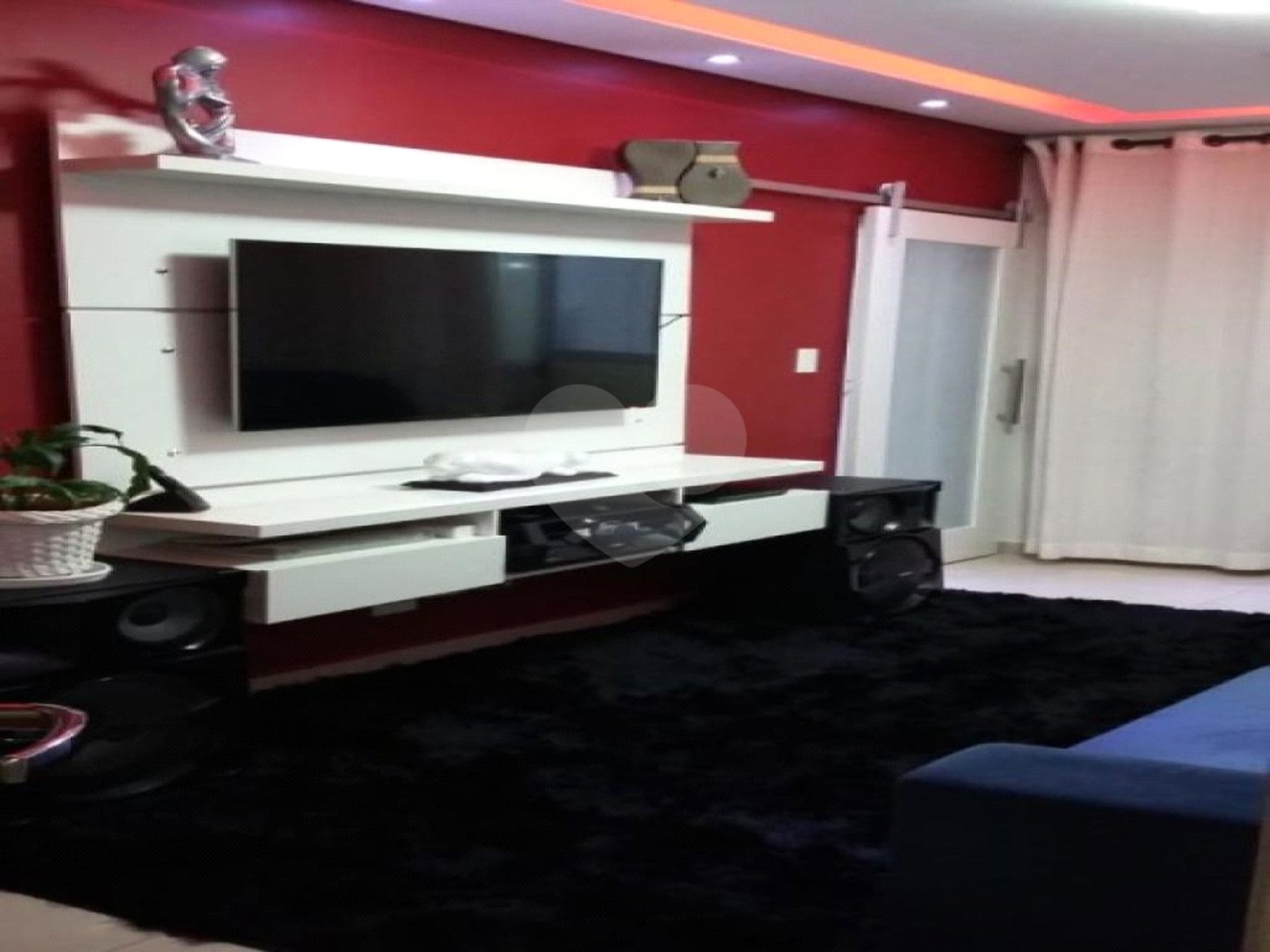 Excelente Apartamento de 02 dormitórios. Venha fazer uma Visita.