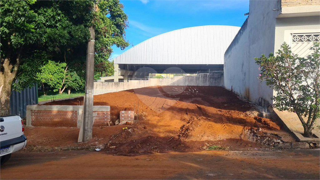 Terreno para venda na Vila Carmem.