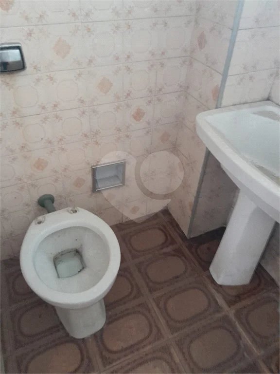 Kitnet Compacta na Liberdade – 33m² | Portaria 24h | Aceita Pets