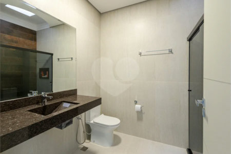 Casa à venda com 4 suítes no condomínio Vale da Santa Fé, Vinhedo - SP