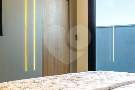 Indaiatuba - Quintas da Terracota - 1252 m² de terreno - casa térrea com 514 m² de área construída -3 vagas de garagem cobertas e 3 descobertas Lavabo - Sala de estar e jantar amplas e integradas - Escritório privativo - Cozinha toda equipada com geladeira, forno, micro-ondas, lava-louças,
