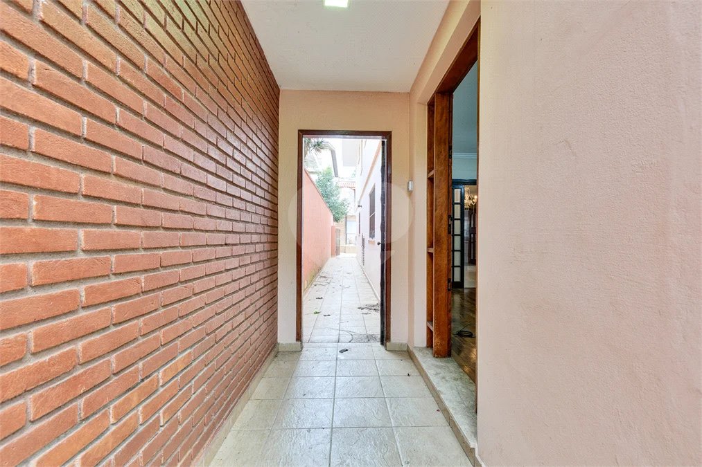 Sobrado à venda com 4 quartos, sendo 1 suíte,  em Interlagos, São Paulo, SP